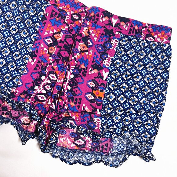 No Boundaries Printed Shorts (small 3/5) - Picture 3 of 5